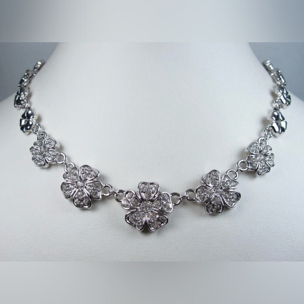 Nina Ricci Silver Crystal Floral Necklace - Picture 4 of 7